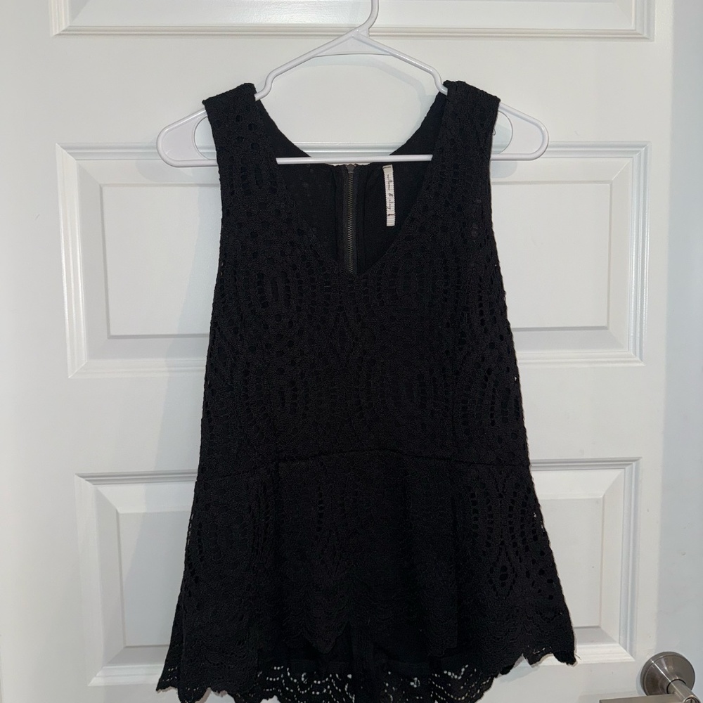 Willow & Clay Black Lace Peplum Tank Top Size Medium - Picture 8 of 8